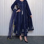Long frock in navy blue color