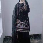 Heavy embroidered on shirt front side and seleeves Patches design in seleeves 3pc artical size measurement Chest: 20 Shirt lenght: 35 Stuff lawn Trouser lenght: 40 Stuff lawn Duppata stuff organza All sizes available