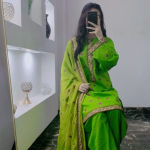 Heavy sequence embroidery on shirt's front size and sleeves Full duppta embroidered 3PCS Artical Size measurement Chest :20 Shirt length :35 Stuff lawn Trouser length :38 Stuff lawn Duppta stuff pure All sizes Available