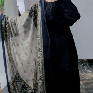 Most demanding and elegant dress chickenkari work on shirt's front side and sleeves 3PCS Artical Size measurement Chest :20 Shirt length :40 Stuff lawn Trouser length :40 Stuff lawn All sizes Available Stitch or unstitch dress are available